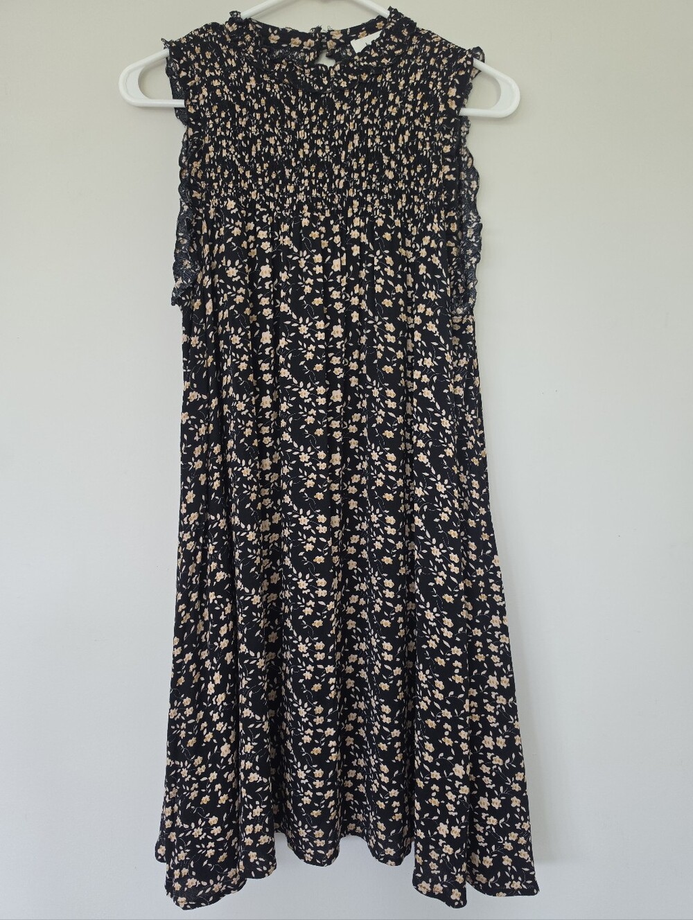 bohme Black Smocked Midi Dress Floral Print. Women's Size M. Boho! Ruffle
